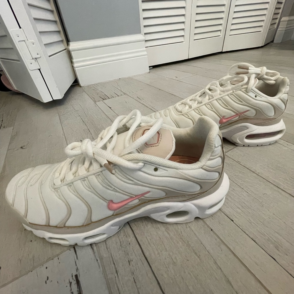 Nike Air Max Plus: Sand Bleached Coral